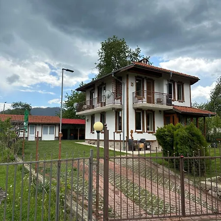 падалото Луксозна вила