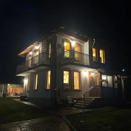 빌라 падалото *