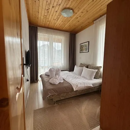 빌라 падалото *