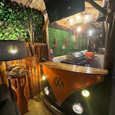 빌라 падалото *